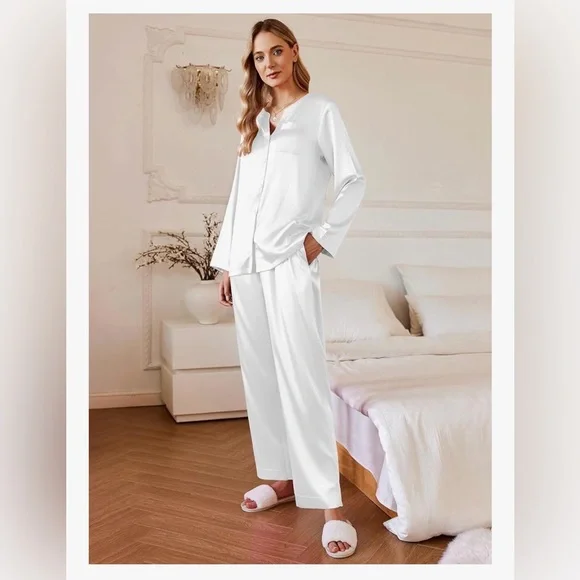 Ekouaer Long Sleeve White Satin Bridal Wedding 2 piece Pajamas Size S (Top NWT!) - Picture 2 of 7